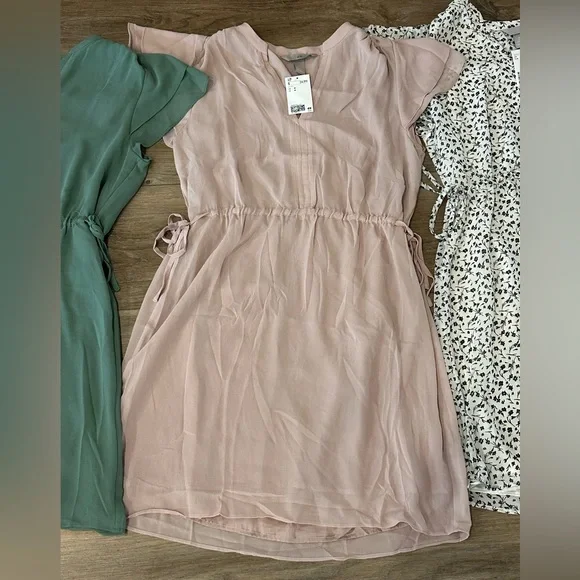 Two NWT H&M Flowy V Neck Dresses, Cinchable Waist, Size Medium! - Picture 2 of 11